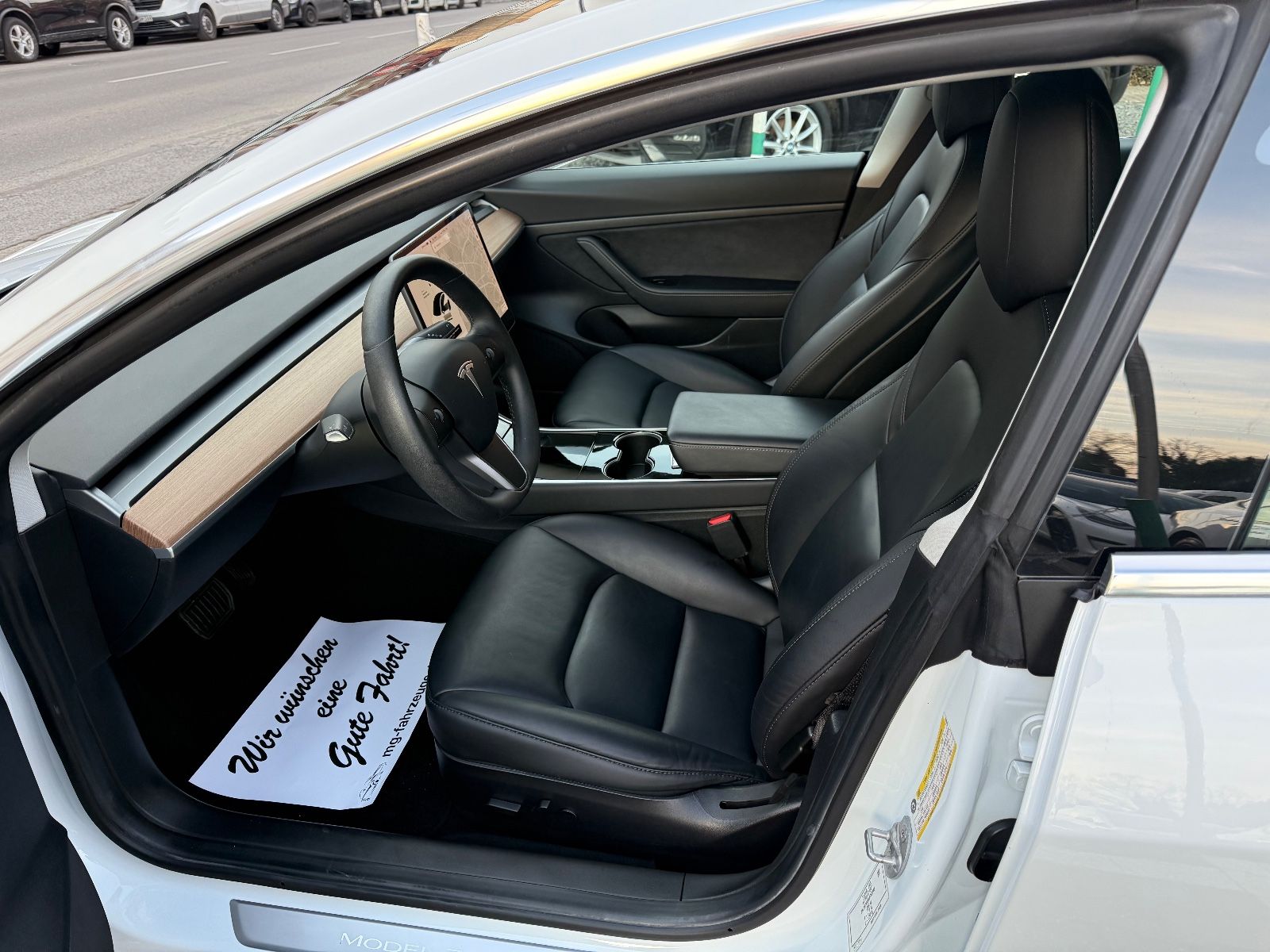 Fahrzeugabbildung Tesla Model 3 Standard Range Plus RWD 1-HAND MwSt.