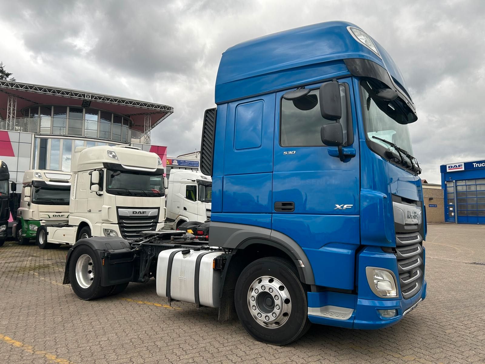 Fahrzeugabbildung DAF XF 530 FT, Intarder, Hydr., Bj.2022