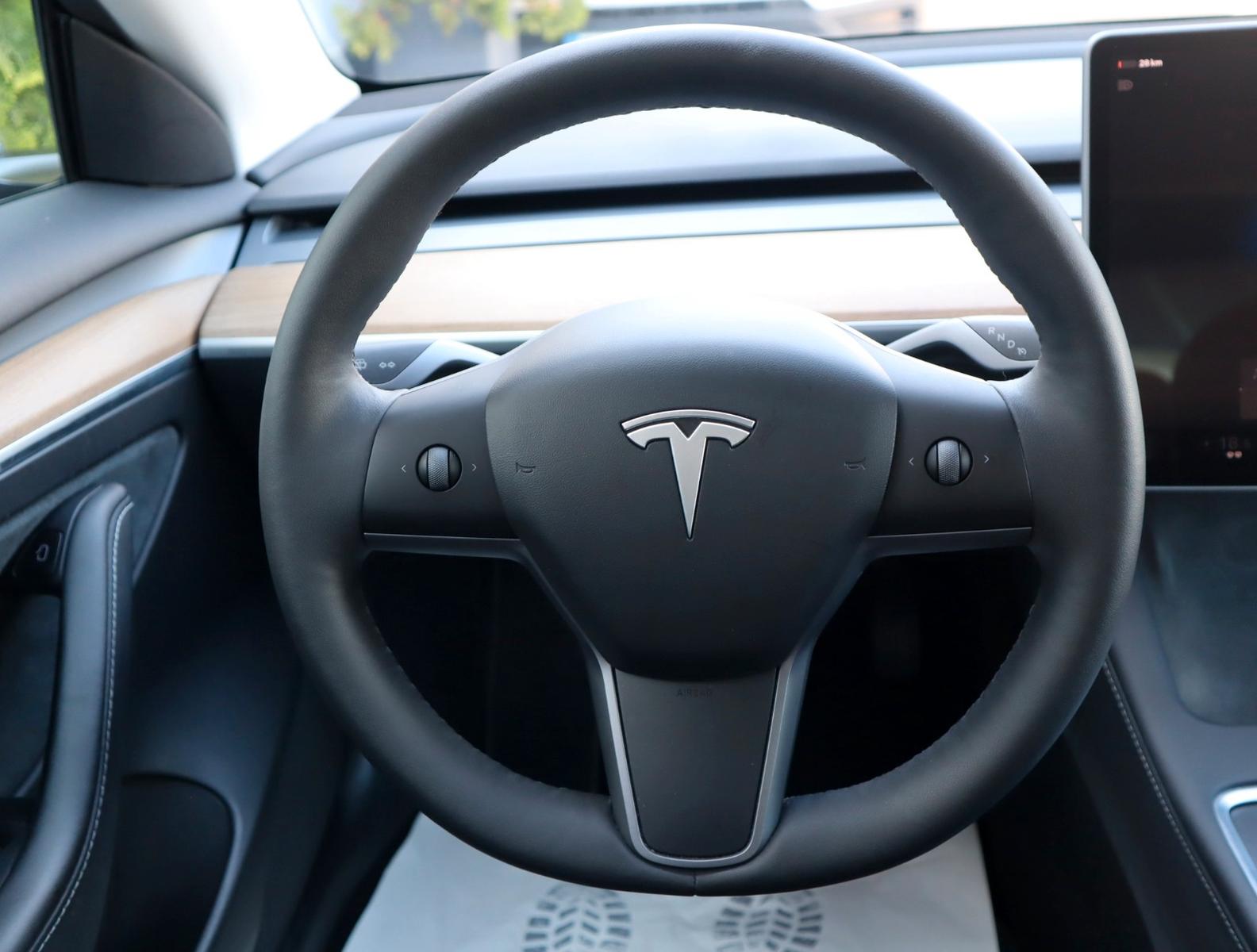 Tesla Model 3 Long Range Allrad /SHZ /2-Zonen-Klima