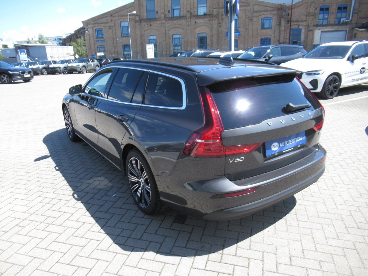 Volvo V60 B4 Benzin Core Automatik imagem 3
