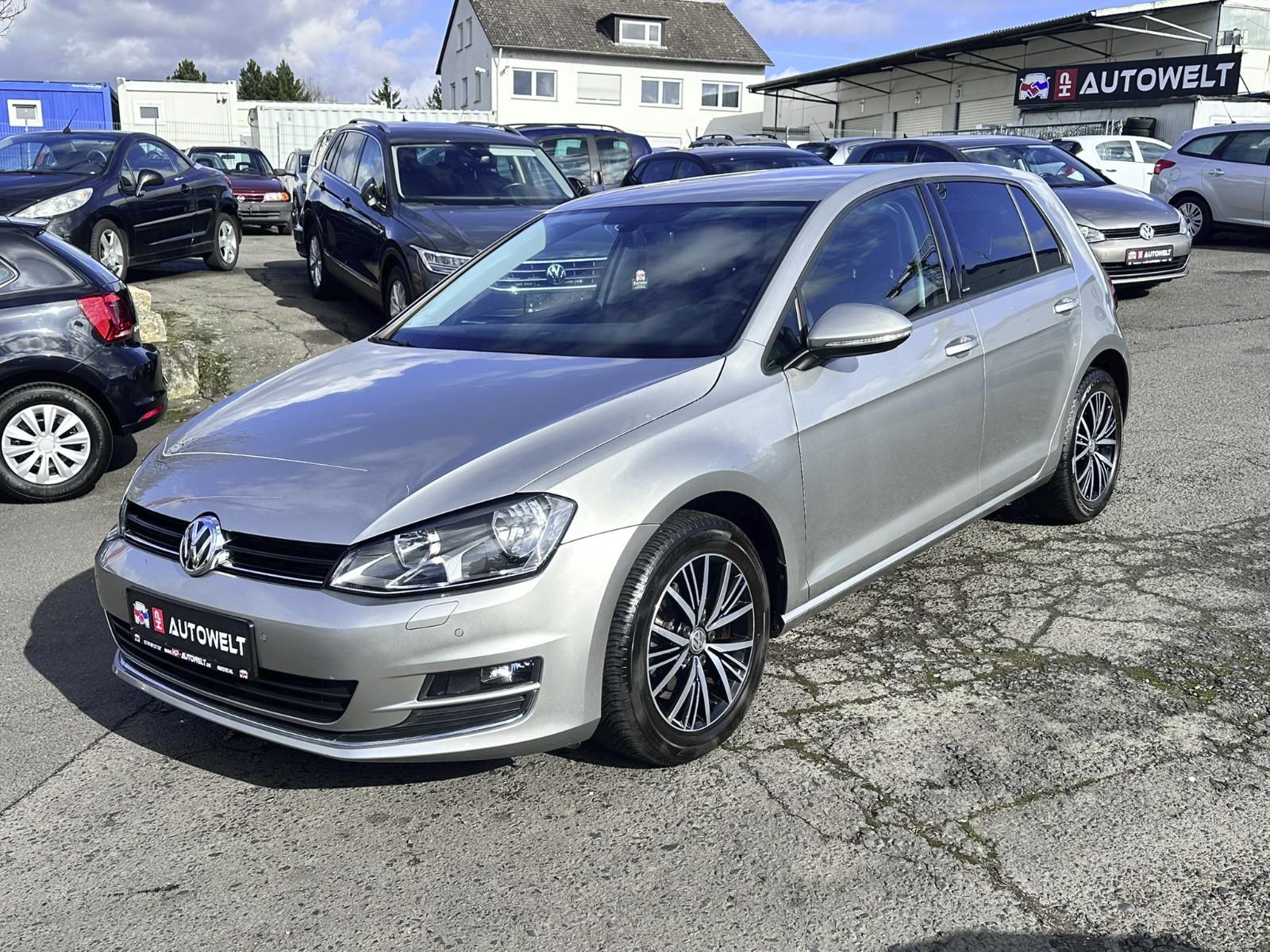 Volkswagen Golf VII 110PS Lim. Allstar BMT SHZ NAVI 1.HAND