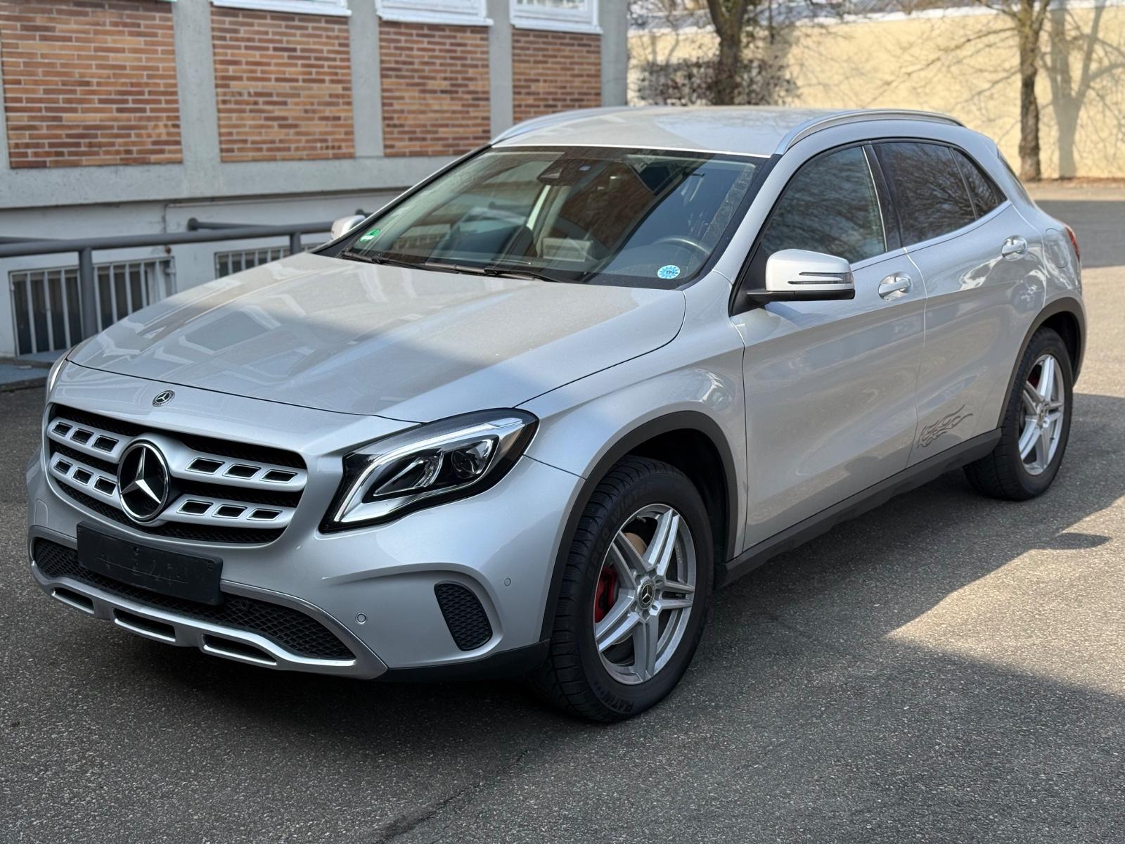 Mercedes-Benz GLA 180 Urban Business Off-Road LED Finanz.4,69%