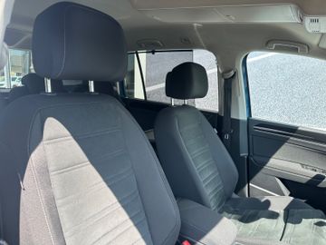 Fahrzeugabbildung Volkswagen Touran 2.0 TDI Highline 7 Sitze LED