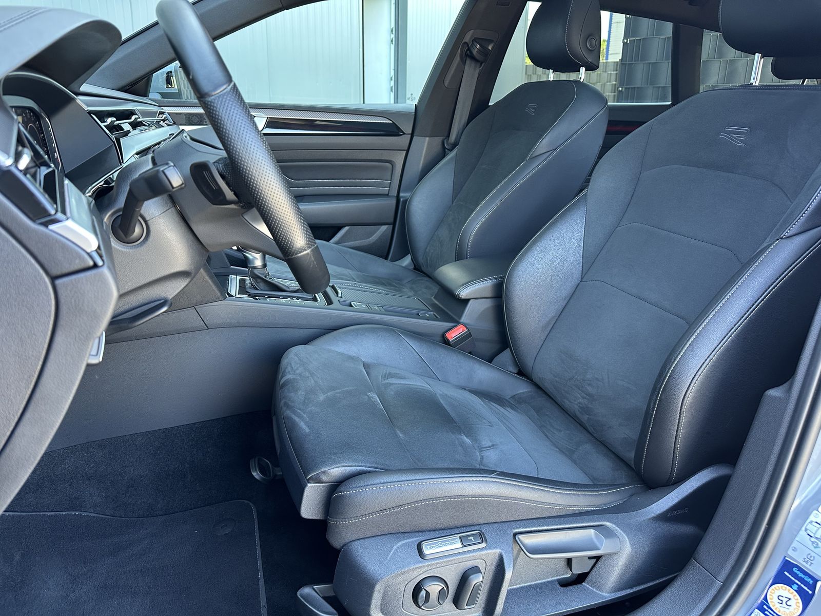 Fahrzeugabbildung Volkswagen Arteon SB 1.4 TSI eHybrid R-Line NAV+LED+PANO+HU