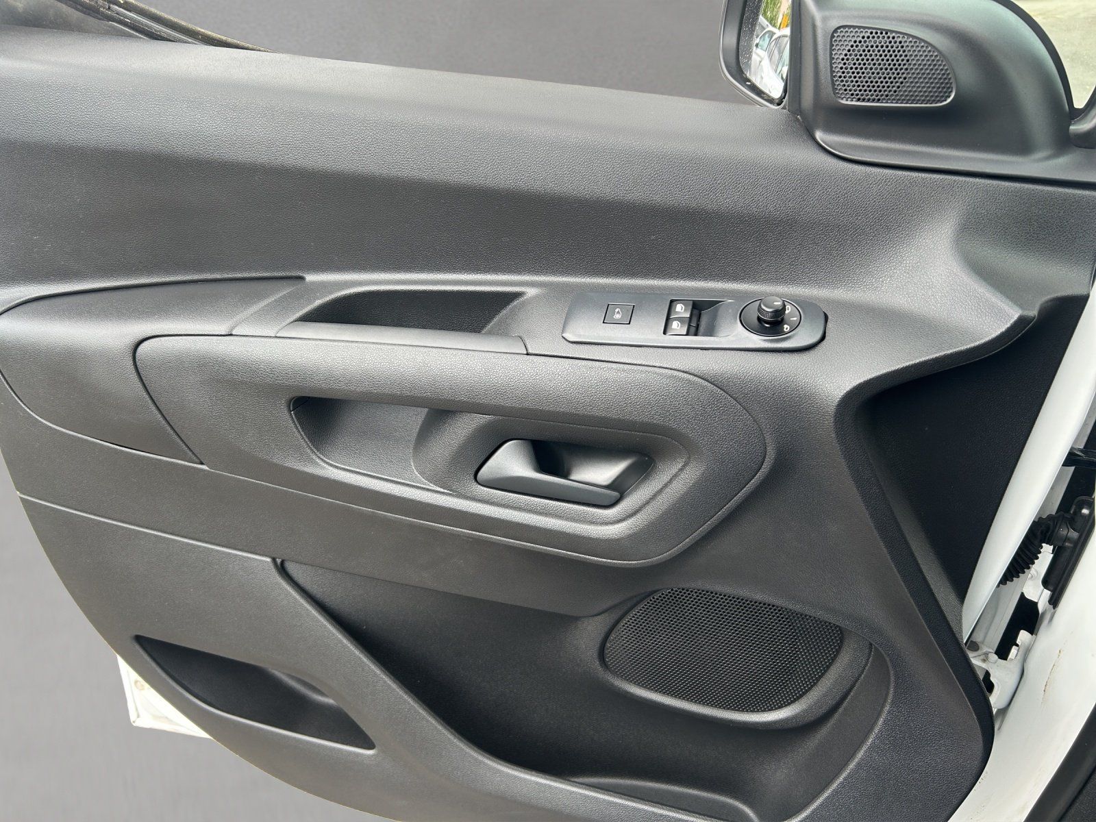 Fahrzeugabbildung Opel Combo Cargo 1.5 D Edition (EURO 6d)