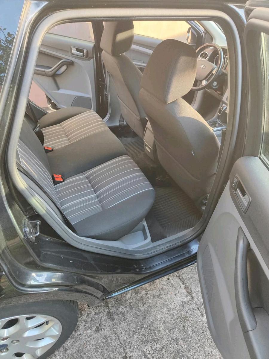 Ford Focus 2009 — photo 9