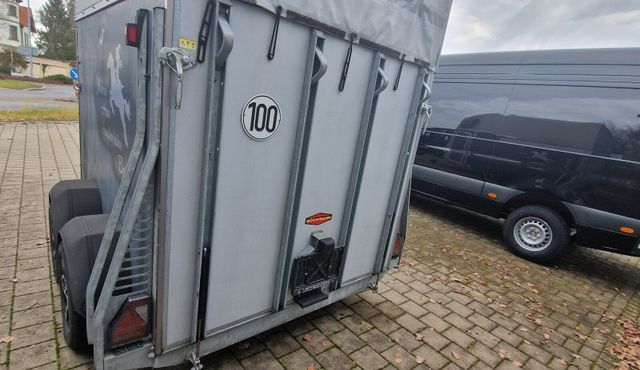 Zentralachsanhänger Pferdeanhänger 0,75 - 3,5 t