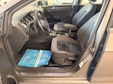 Volkswagen Golf - 9
