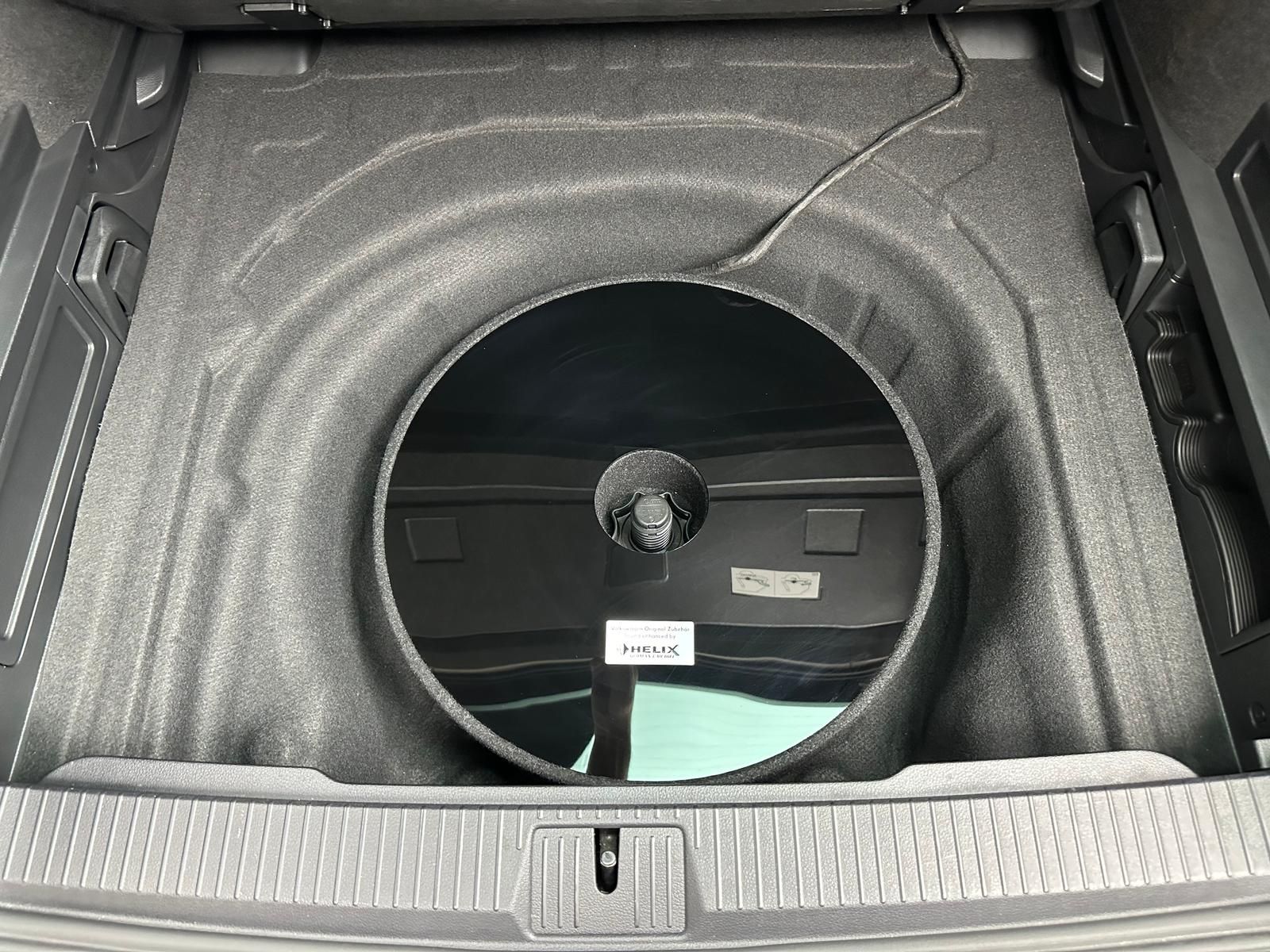 Fahrzeugabbildung Volkswagen PASSAT 1.8 TSI HIGHLINE/ACC/MASSAGE/VIRTUAL/DCC