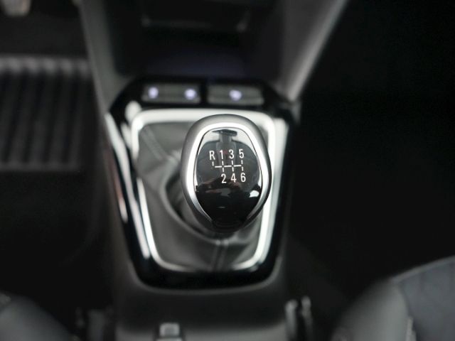 Corsa F ELEGANCE+LED LICHT+NAVI+SITZ-/LENKRADHEI