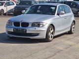BMW 116 Baureihe 1 Lim. 116d Euro 5 - BMW 116 aus 2010 mit Diesel-Antrieb: Limousine