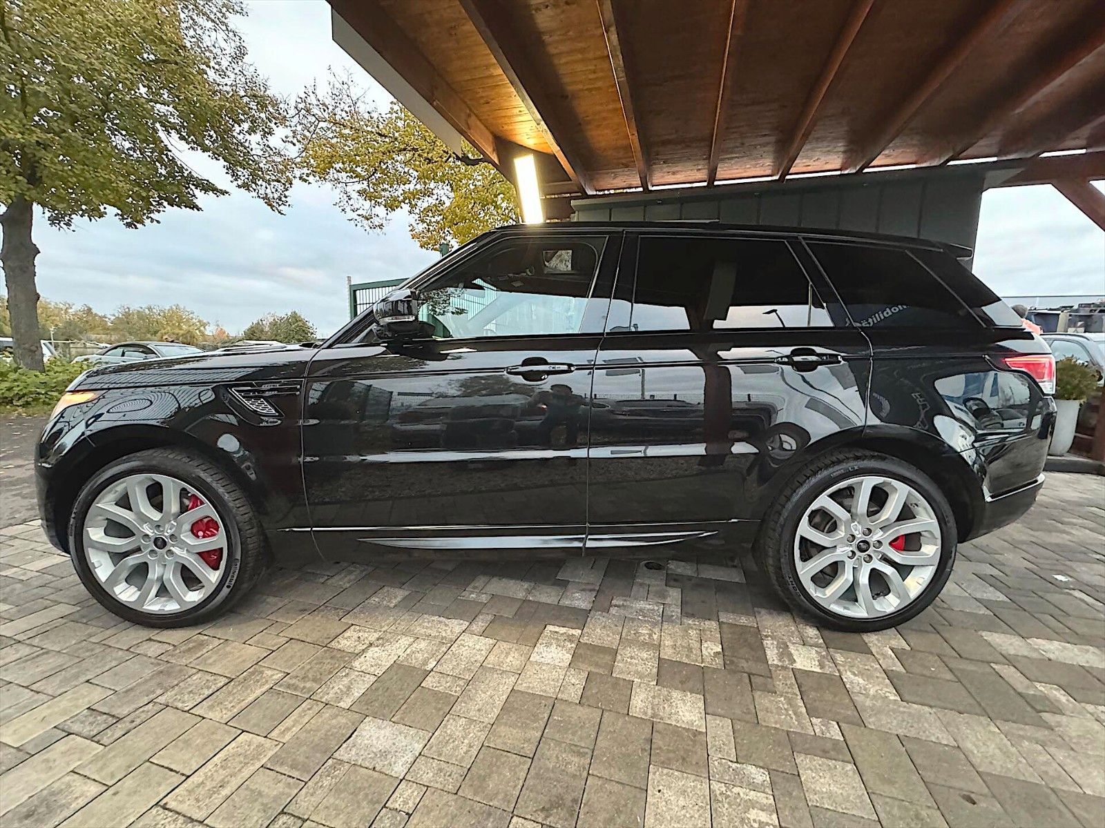 Fahrzeugabbildung Land Rover Range Rover 3.0 V6 Sport Autobiography Dynamic