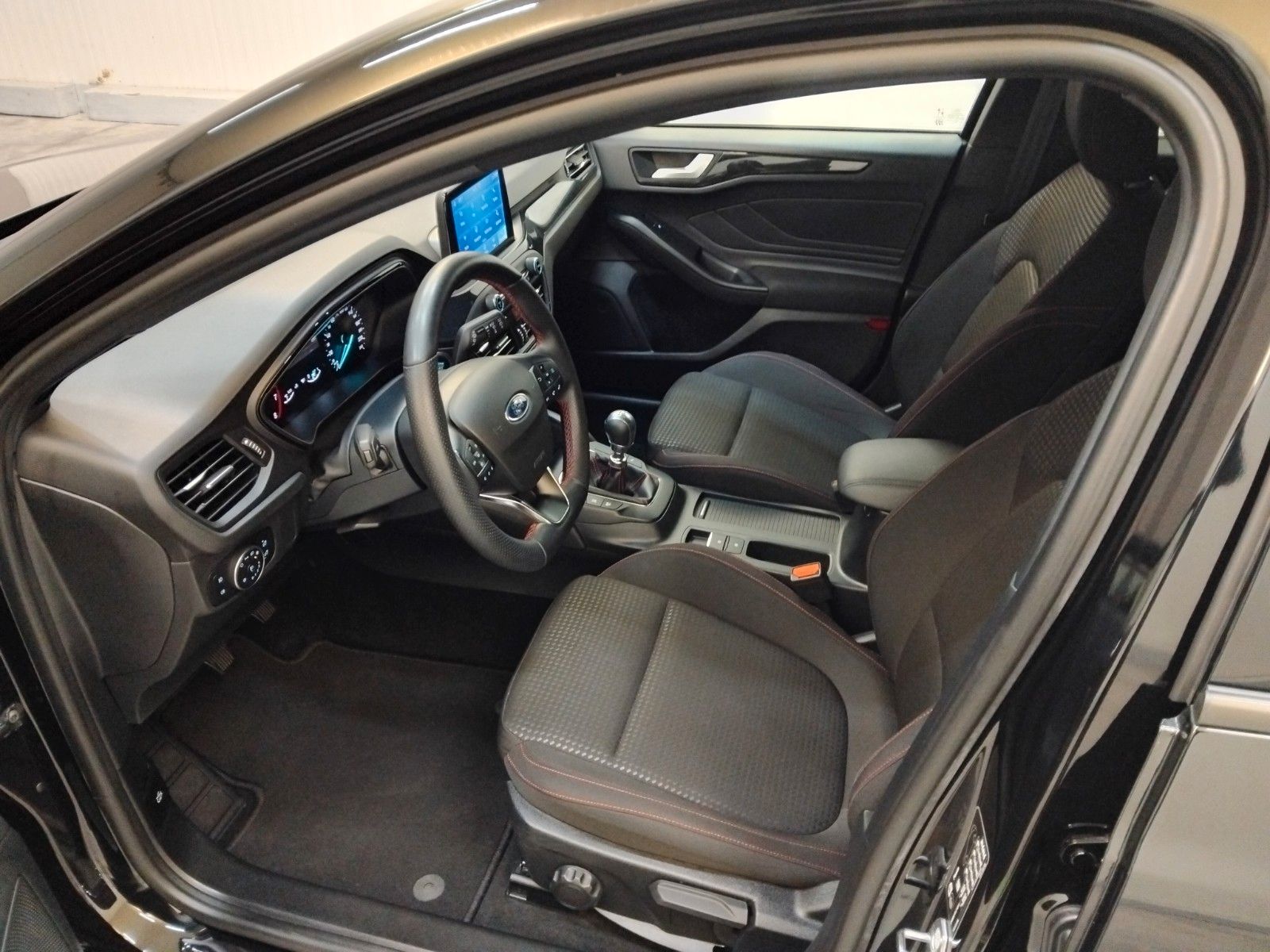 Ford Focus (06/2026, Benzin)