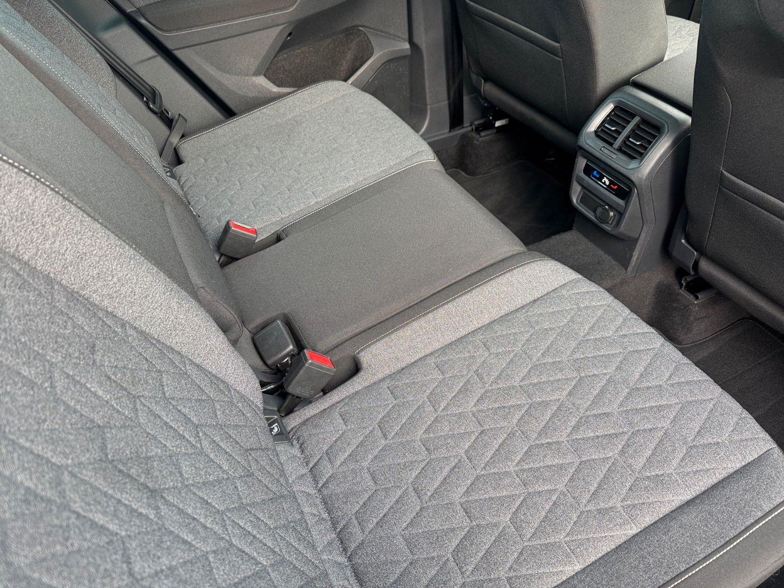 Fahrzeugabbildung Volkswagen Tiguan Life MOVE 1.5 TSI