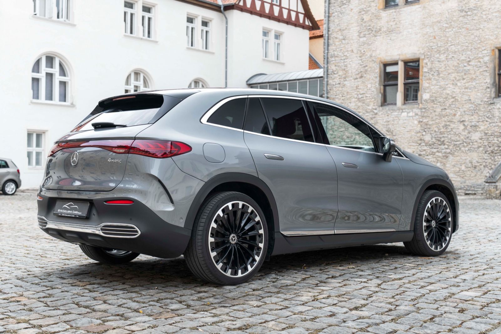 Fahrzeugabbildung Mercedes-Benz EQE 350 4Matic BURMESTER PANO MASSAGE 360° ACC