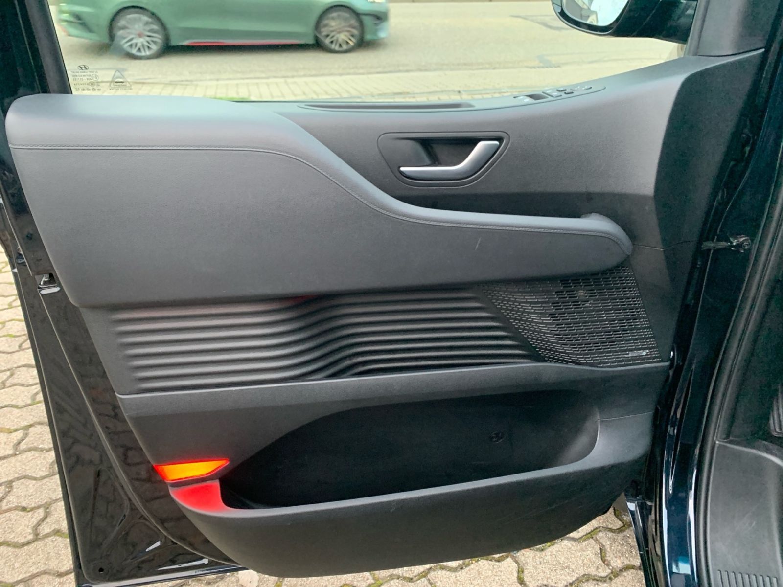 Fahrzeugabbildung Hyundai STARIA 2.2 CRDi Signature 4WD Leder AHK