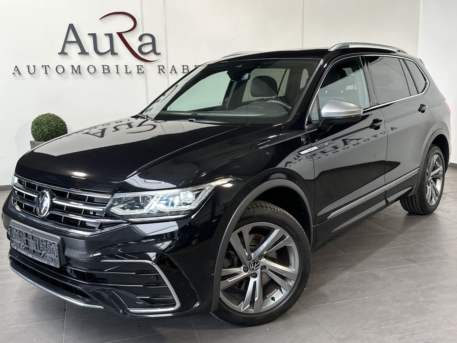 Fahrzeugabbildung Volkswagen Tiguan Allspace 4Motion R-Line NAV+IQ-LIGHT+PANO