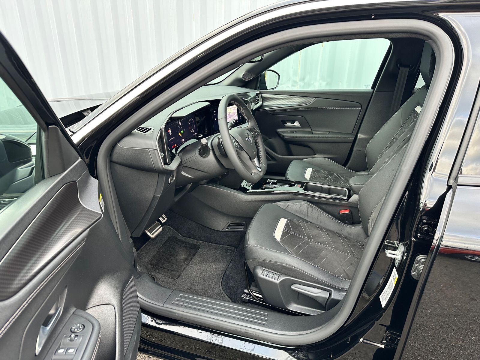 Fahrzeugabbildung Opel Mokka Hybrid Ultimate Navi*Sitzh.*Kamera*Keyless