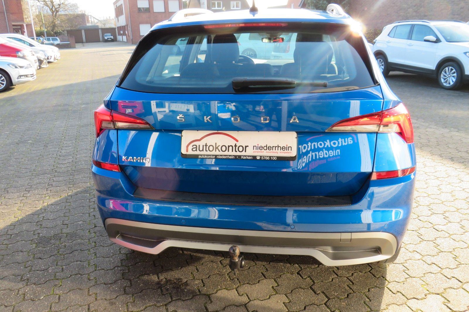 Fahrzeugabbildung SKODA Kamiq Ambition DSG LED AHK GRA PDC SITZH.