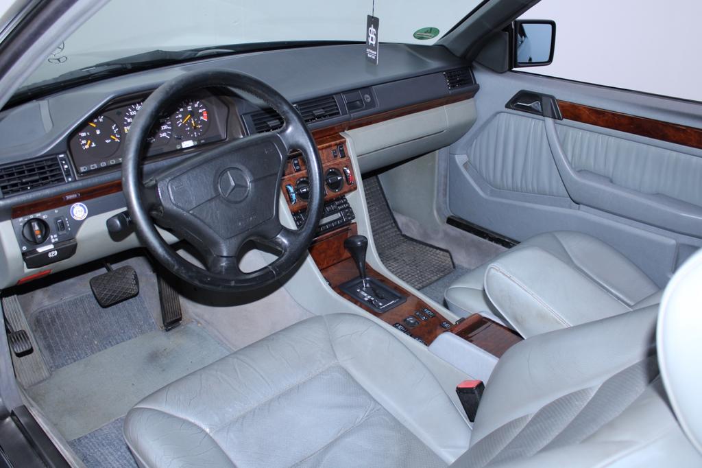 Mercedes-Benz CE 220