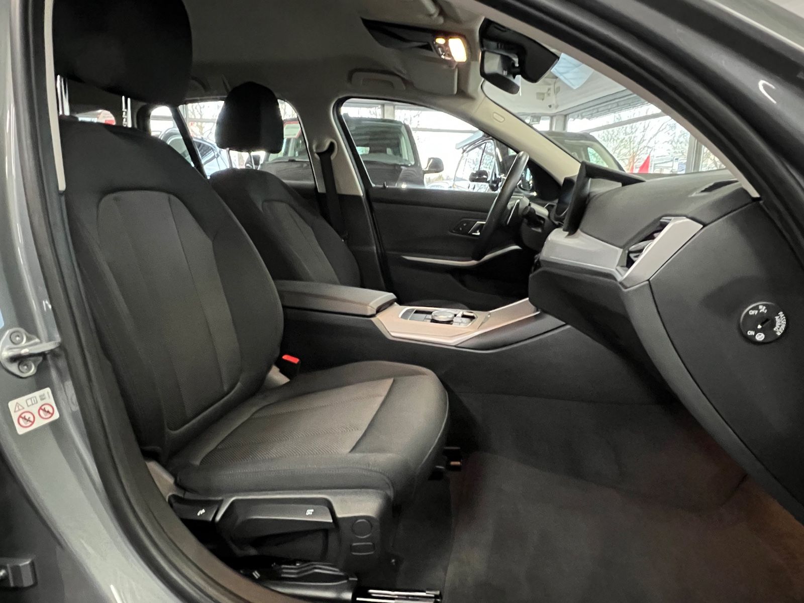 BMW 318 d Touring Driving Assistant+Facelift+Cockpit foto 16