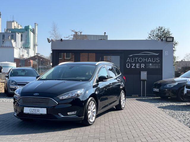 Ford Focus Turnier Titanium /KLIMA/NAVI/SITZH/PDC/LED