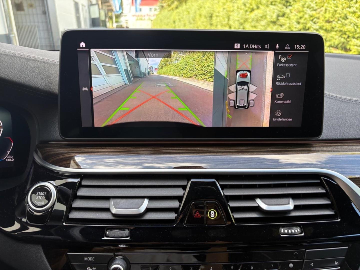 BMW 530 d Touring Luxury Line HuD 360° AHK Laser 4-Z