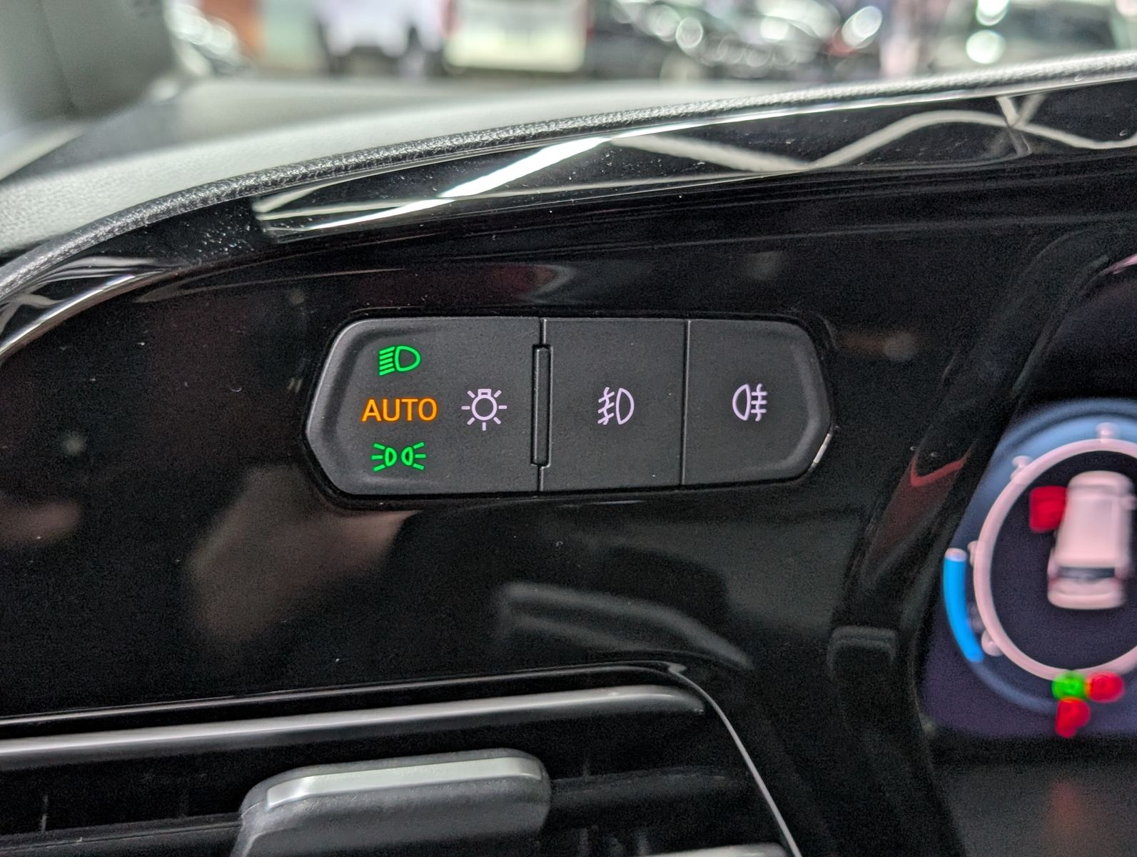 Fahrzeugabbildung Ford Grand Tourneo L2 Titanium 7-Sitze Bi-LED CAM AHK