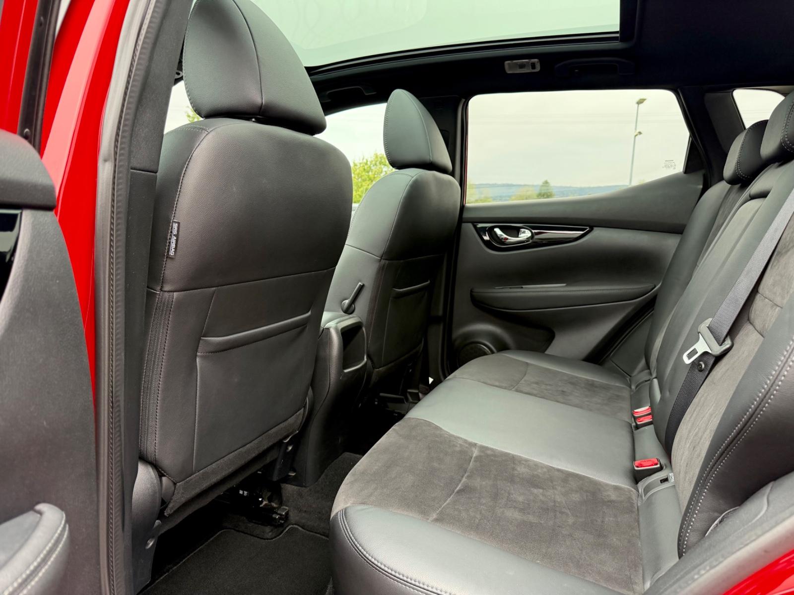 Nissan Qashqai 1.6 dCi PANO/NAVI/AHK/360°CAM/GARANTIE/