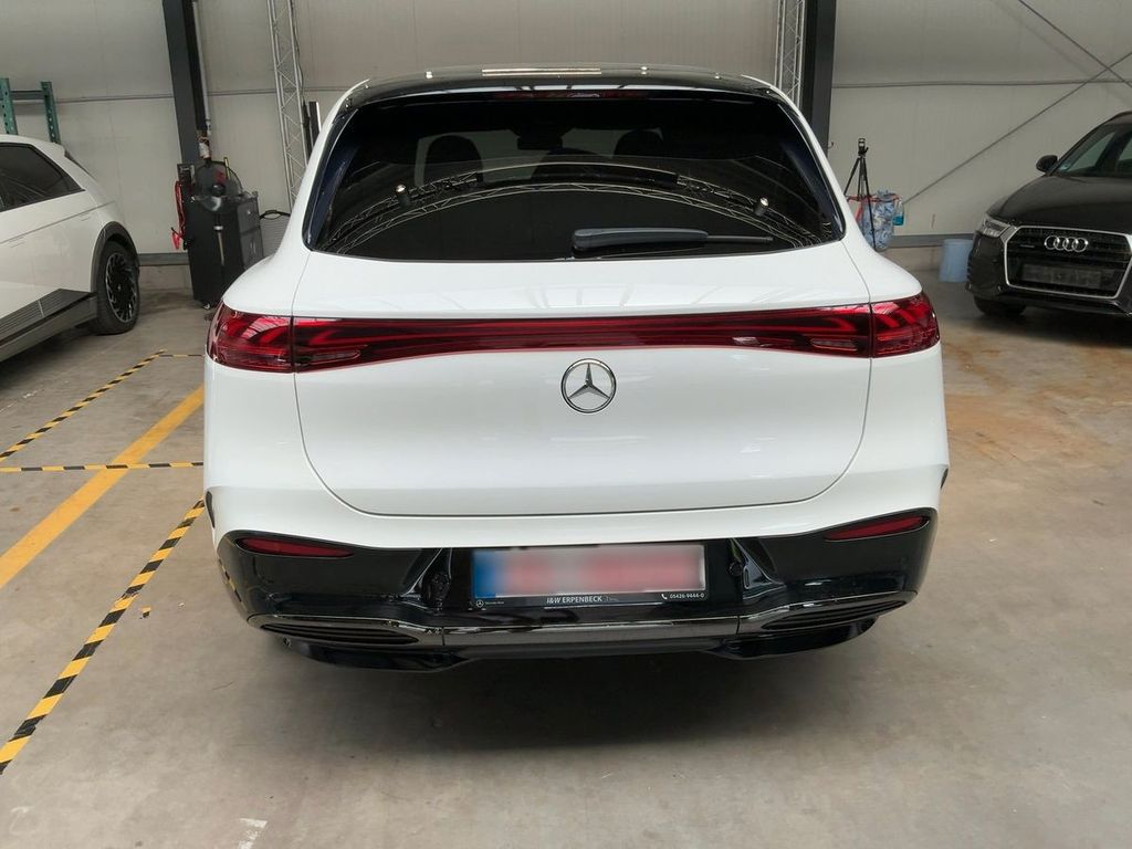 Image of Mercedes-Benz EQS SUV