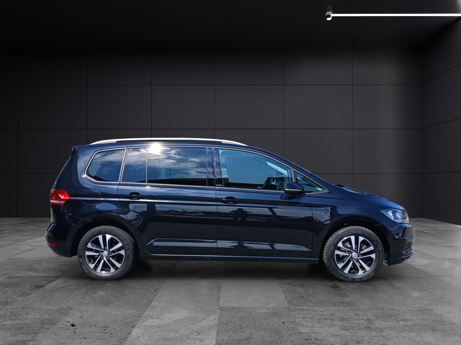Fahrzeugabbildung Volkswagen Touran TSI United 7-Si Navi PDC SH LM