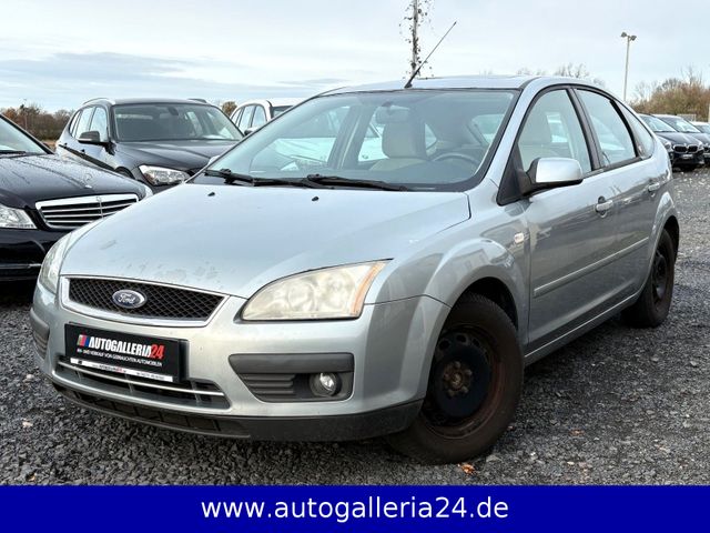 Ford Focus 1.6 Lim. Ghia Klimaauto Glasdach SHZ PDC