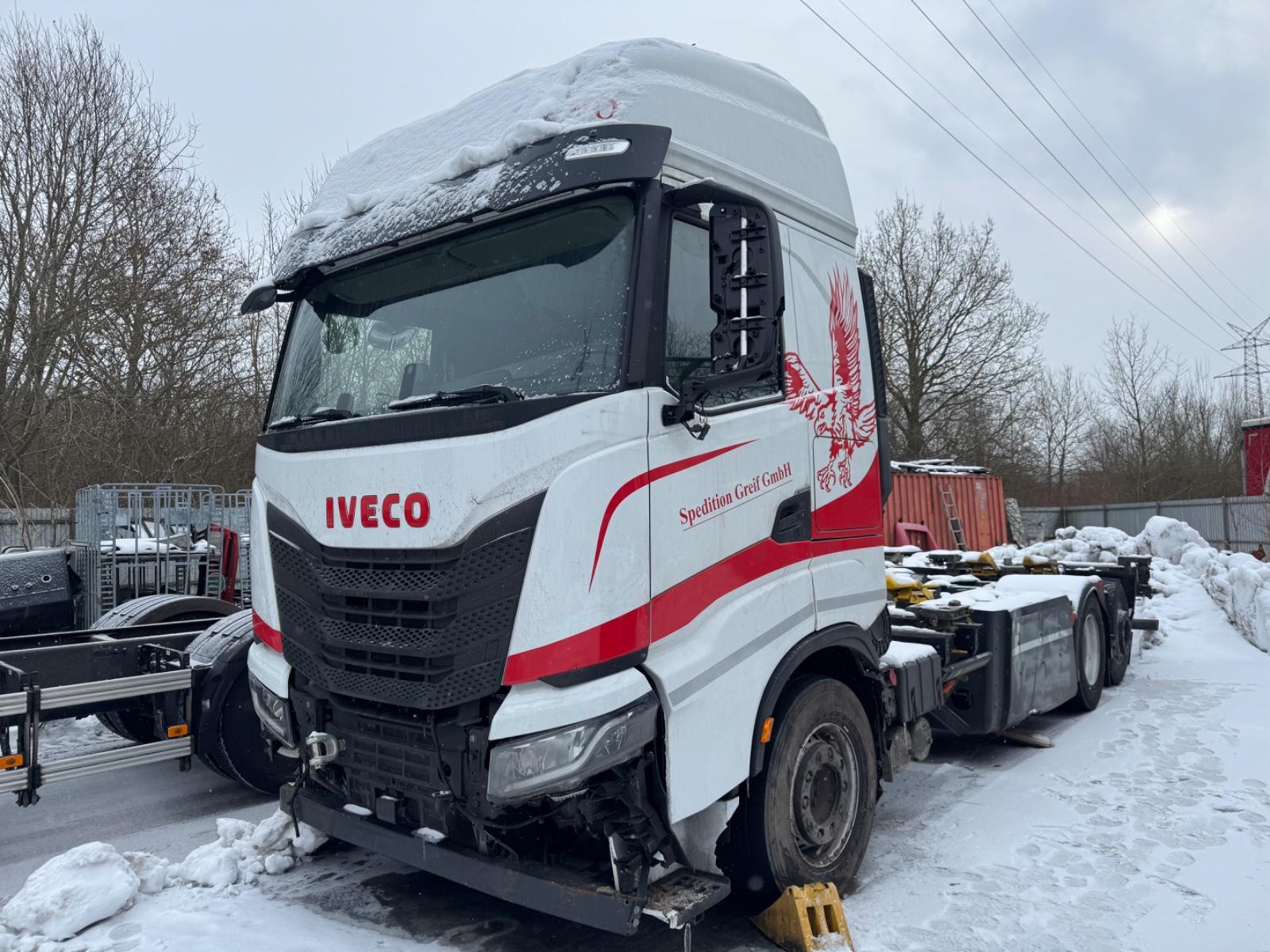 Iveco IVECO S-Way AS 260 damaged Intarder