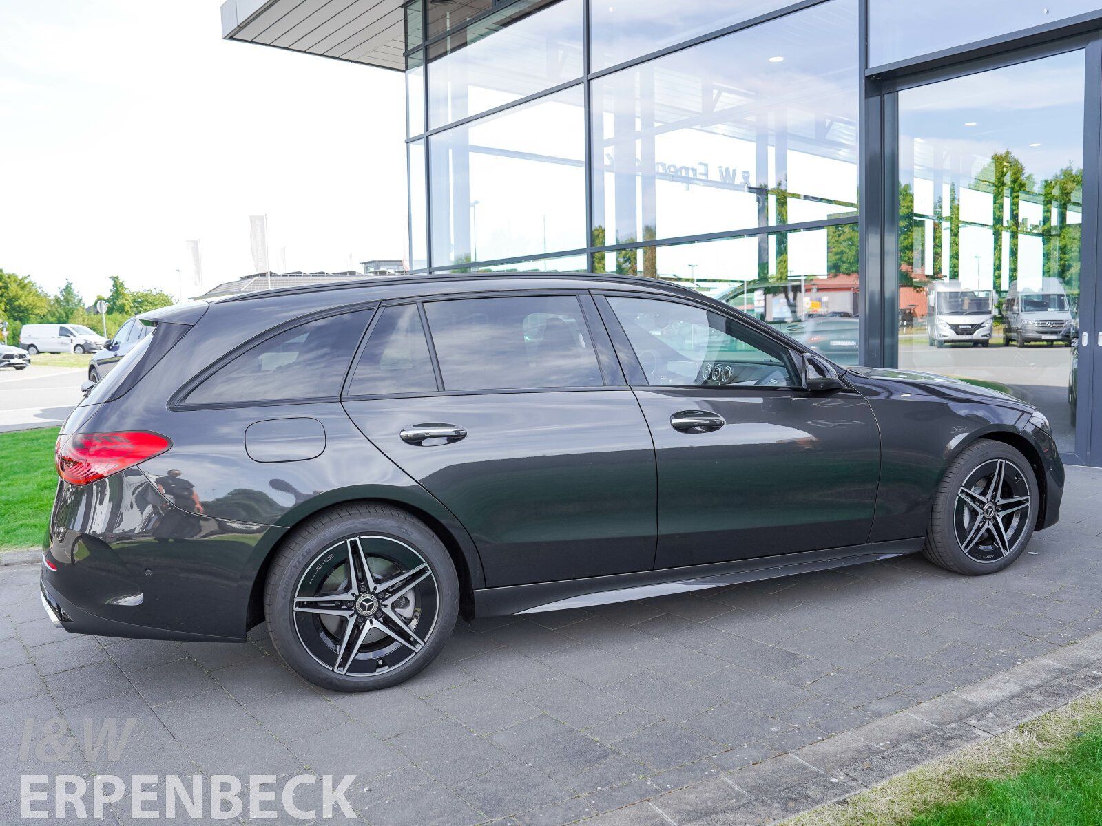 Fahrzeugabbildung Mercedes-Benz C 300 de T Edition AMG Distronic AHK Pano Memory