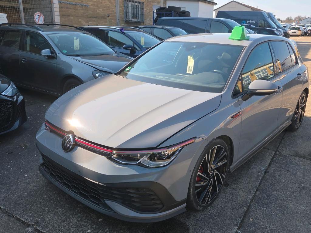 Volkswagen Golf 8 2.0 TSI GTI CLUBSPORT/KAMERA/ACC/KEYLESS/