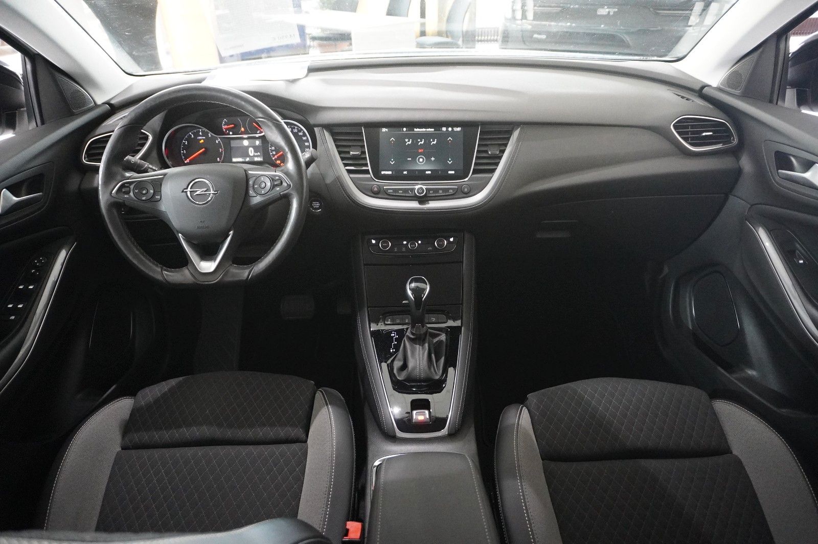 Fahrzeugabbildung Opel Grandland 1.5D ELEGANCE NAVI/LED/KAMERA/SPORT/SH
