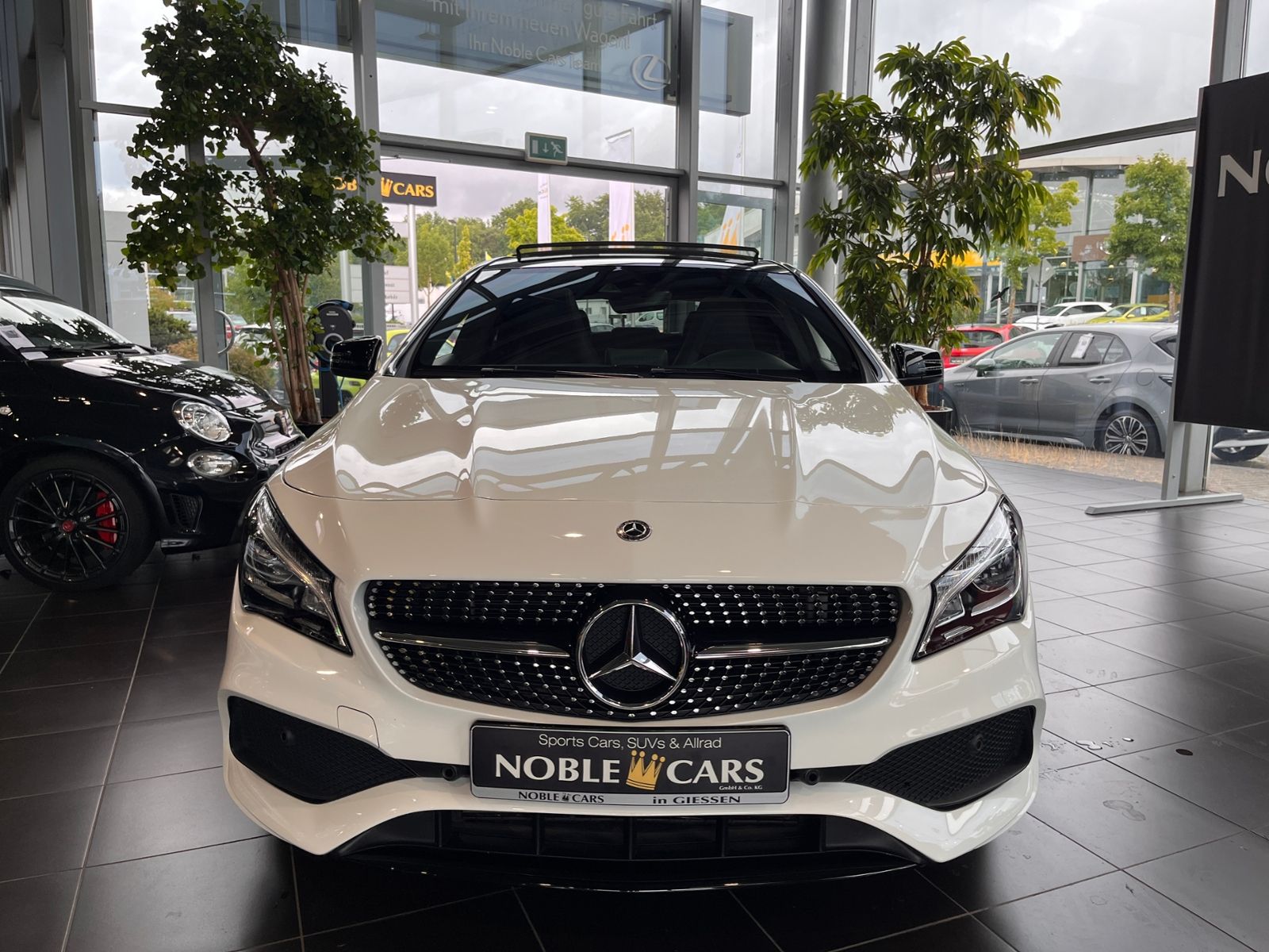 Fahrzeugabbildung Mercedes-Benz CLA 200 AMG Night PANO H/K LED