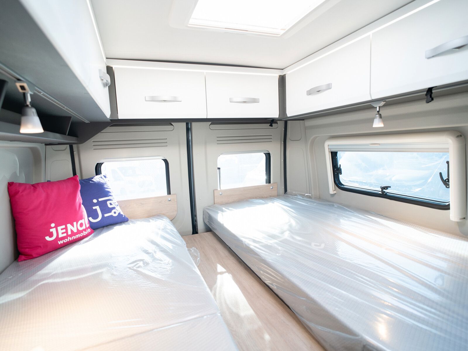 Fahrzeugabbildung Dethleffs Globetrail 640 ES Fiat Heckauszug/Rahmenfenster