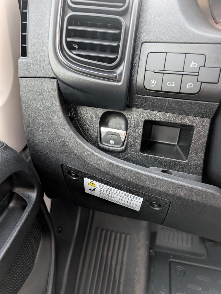 Fahrzeugabbildung Eura Mobil Van V 595 HB Markise, Automatik, Fahrassistenzp.