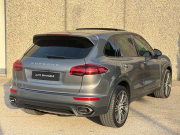 Porsche Cayenne - 8