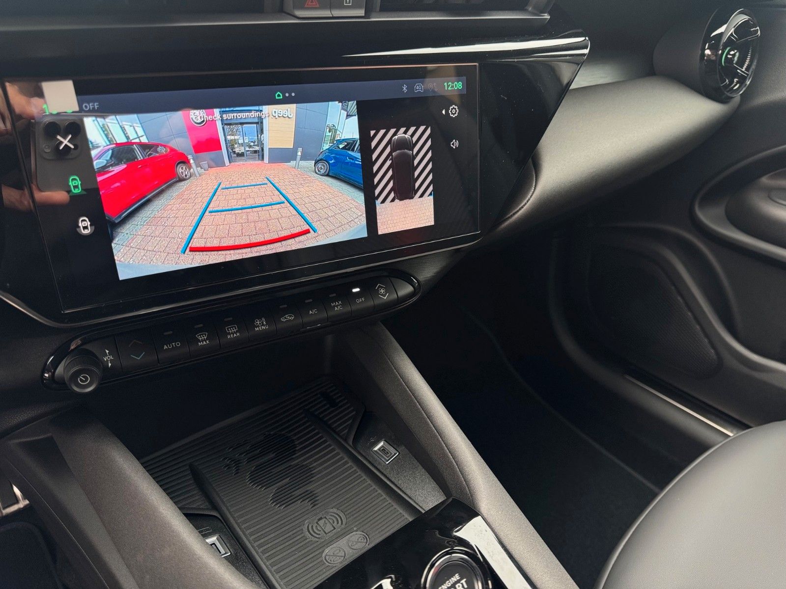 Fahrzeugabbildung Alfa Romeo Junior Ibrida Benzin Speciale 145PS Navi Kamera