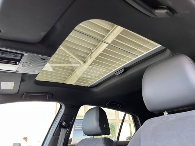 Fahrzeugabbildung Volkswagen Golf EDITION 50 1.5 eTSI DSG EDITION 50 AHK DCC