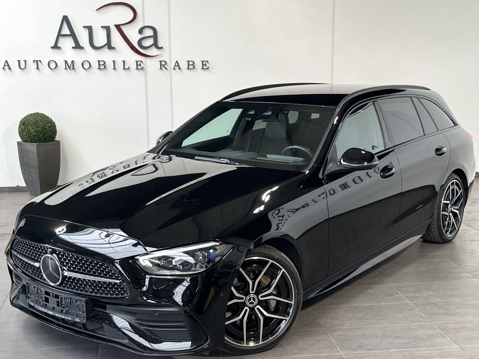 Fahrzeugabbildung Mercedes-Benz C 220d T AMG-Line 4Matic NAV+LED+ACC+HUD+PANO+PP