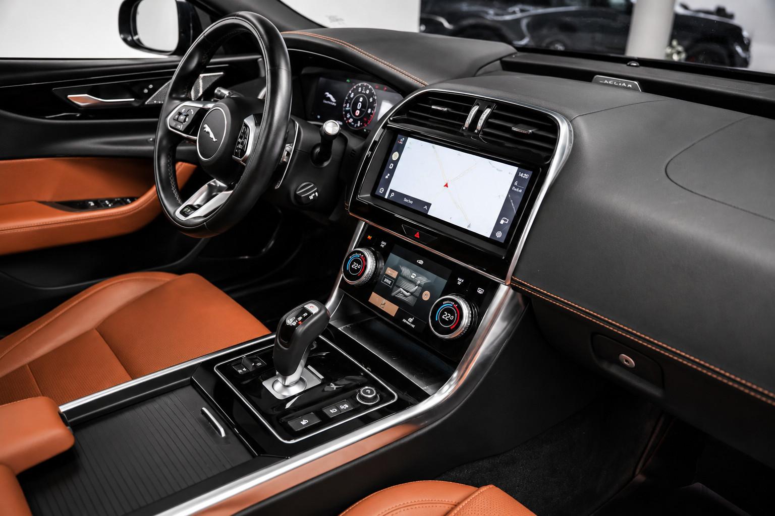 Jaguar Xe R-Dynamic *Pano*HUD*Meridian*BlackPack*360°, миниатюра 15