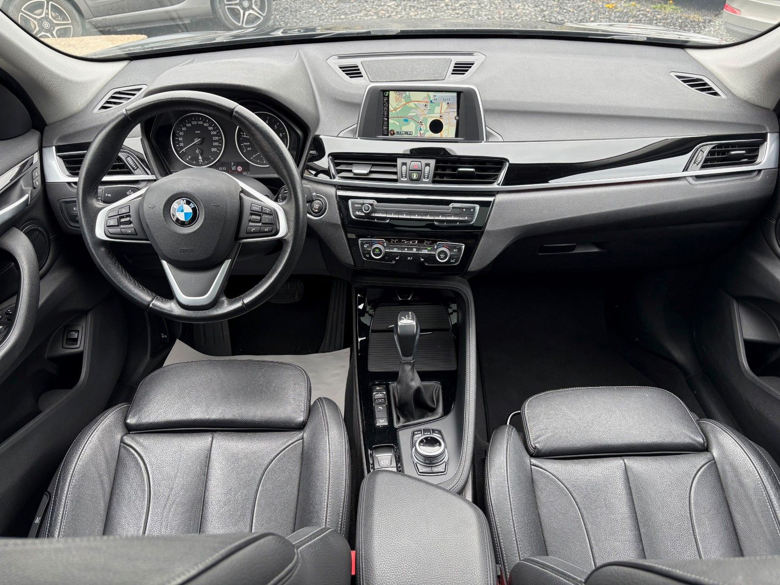 Fahrzeugabbildung BMW X1 xDrive20i Aut. SPORT LINE Navi Leder LED Pano