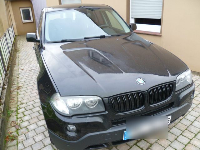 BMW X3  2,5SI  218 PS