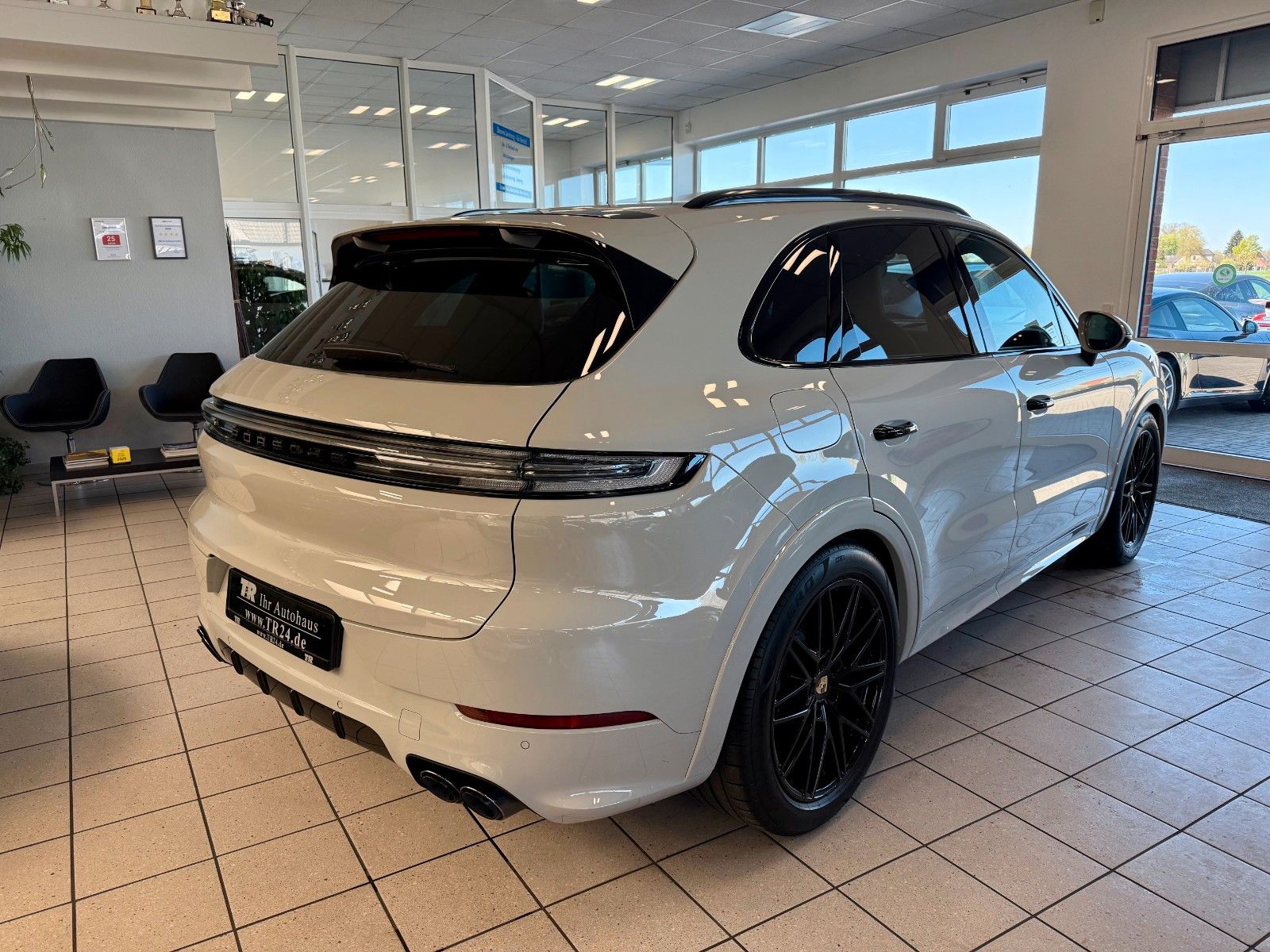 Fahrzeugabbildung Porsche Cayenne S SportDesign/AHK/Luftfederung/ACC