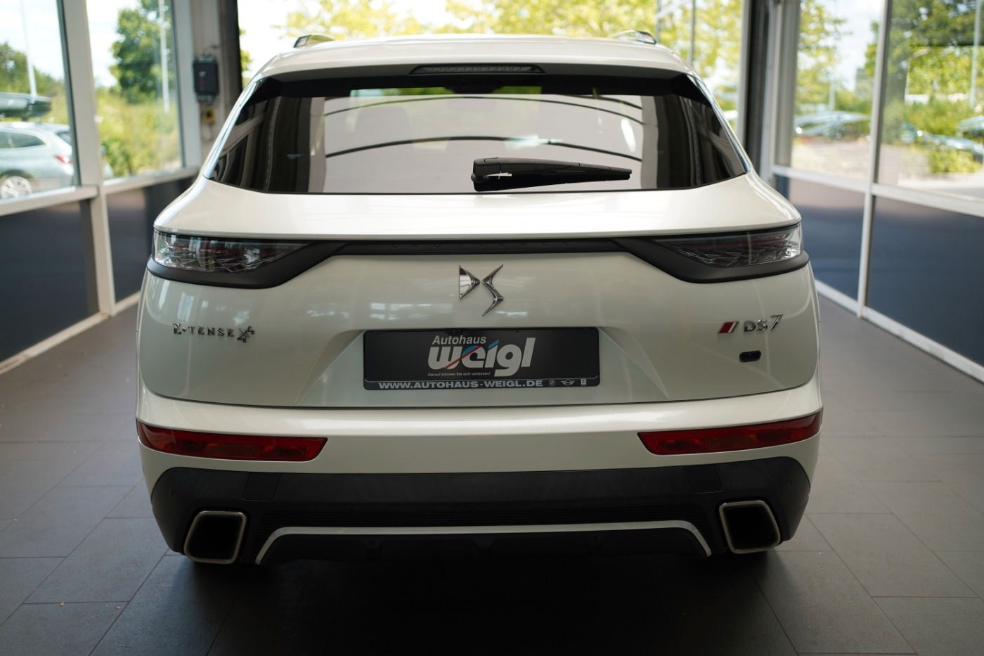 Fahrzeugabbildung DS Automobiles DS7 Crossback E-Tense 4x4 300 Anhängerkupplung