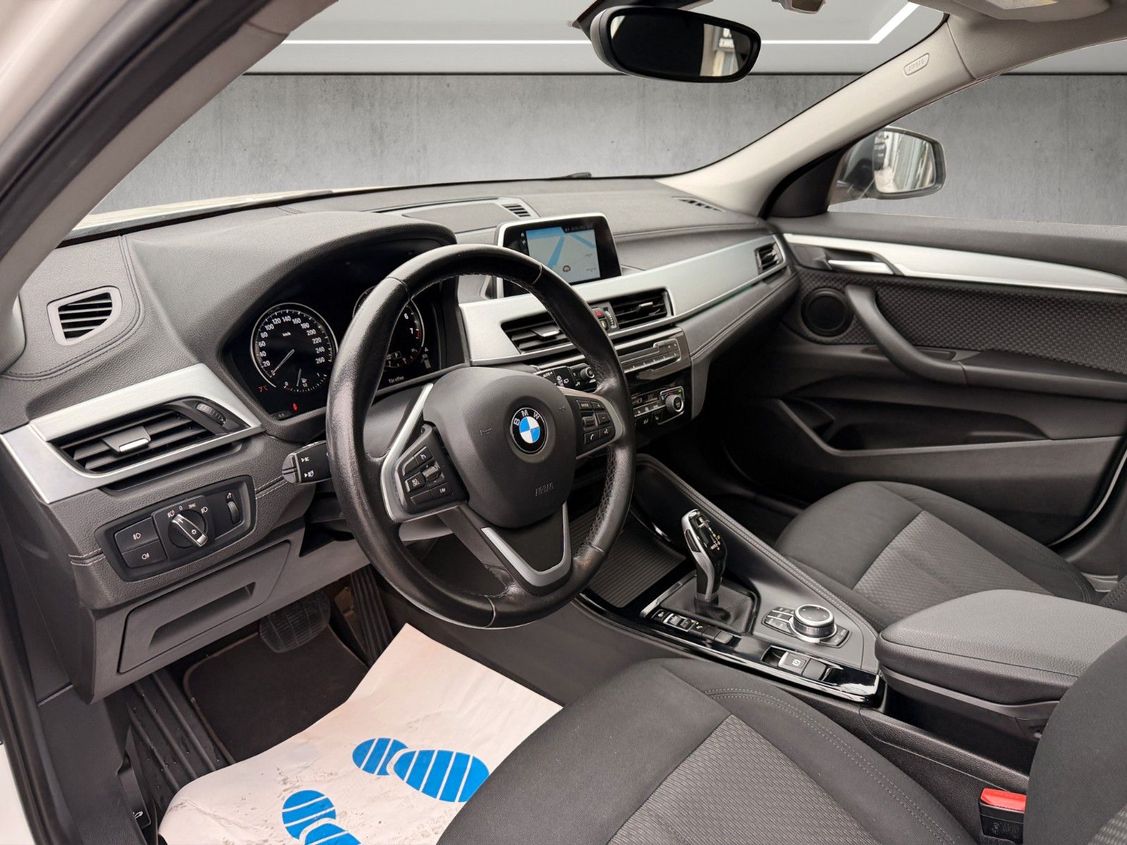 BMW X2 sDrive 18i*Automatik*LED*Navi*Panorama foto 6