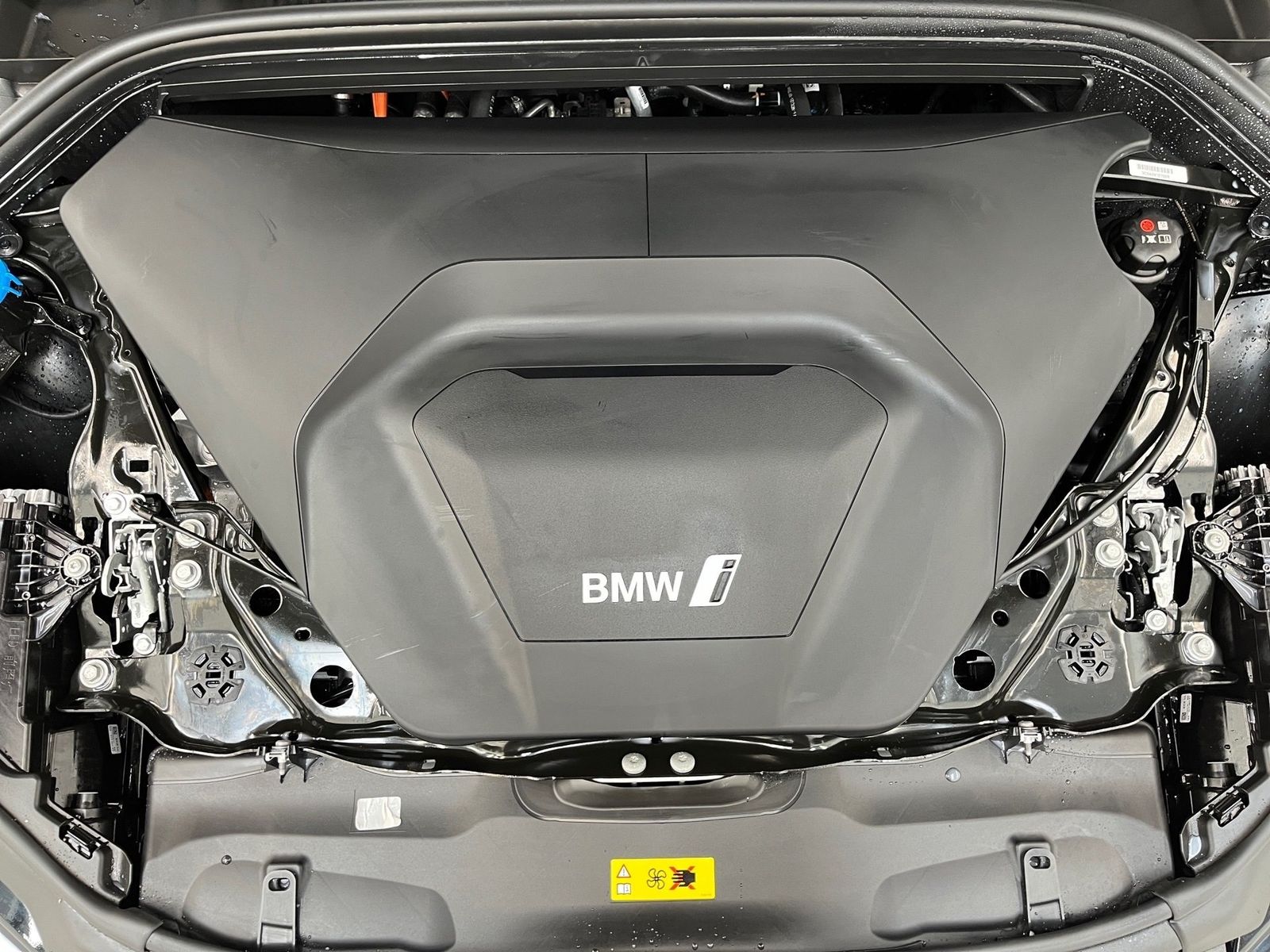 BMW iX2 - Bild 16